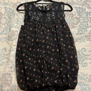 Pretty roses blouse with mesh floral design top vintage look SZ: S